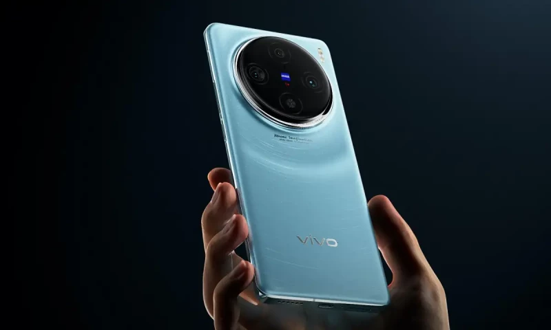 "تسريبات حصرية: الكشف عن تصميم هاتف vivo X100 المبهر قبل الإطلاق الفوري!"