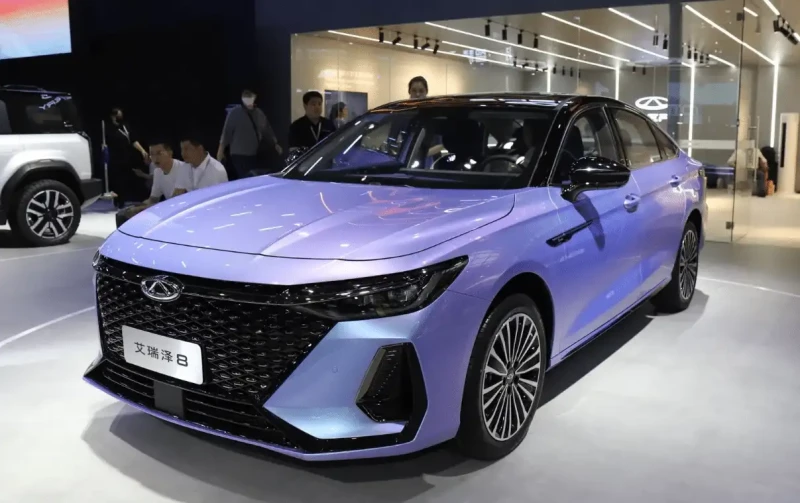 فنغيون A8 PHEV من شيري: الكشف عن الصور الرسمية للسيارة الرائعة التي تقطع مسافة تصل إلى 1400 كيلومتر!