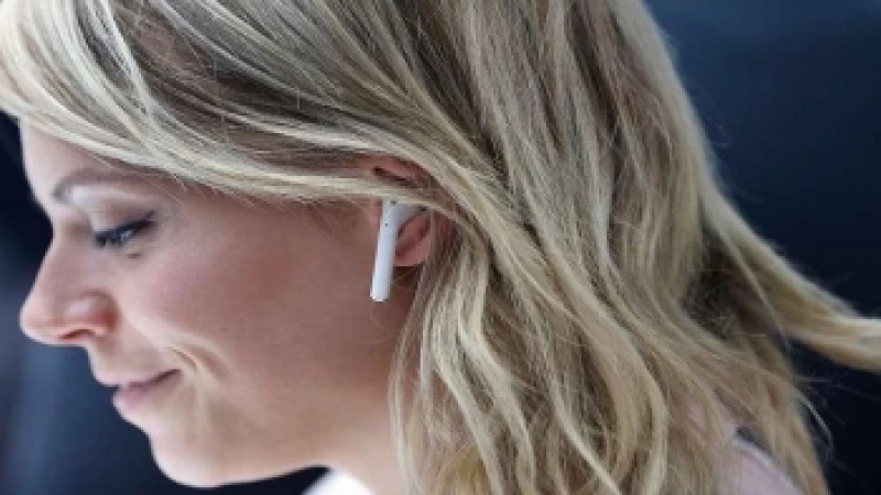 "اكتشاف صادم: هل تسبب سماعات AirPods السرطان؟"