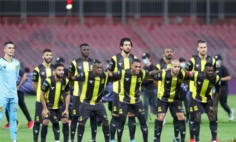 "مواجهة نارية في دوري روشن السعودي بين اتحاد جدة والرائد.. هل يتمكن الفريقان من تحقيق الانتصار؟ تعرف على توقيت المباراة والقنوات الناقلة!"