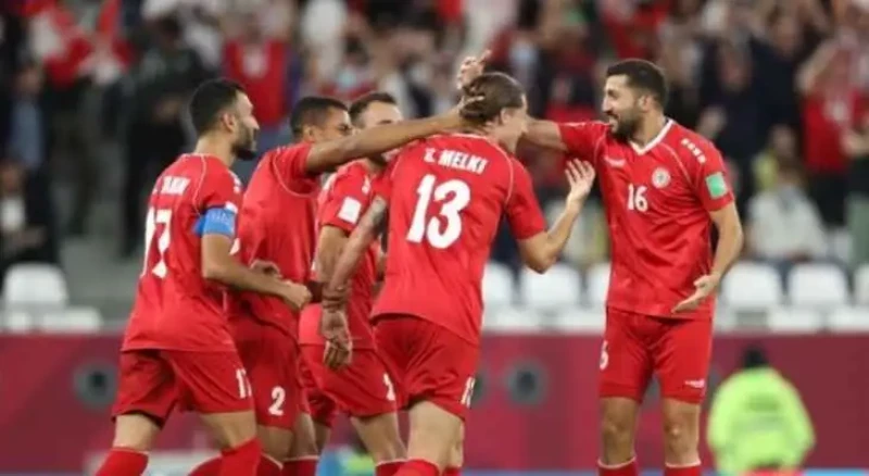 منتخب لبنان يخوض مباراة حاسمة ضد منتخب الصين في كأس آسيا ويحقق تعادلاً مثيراً